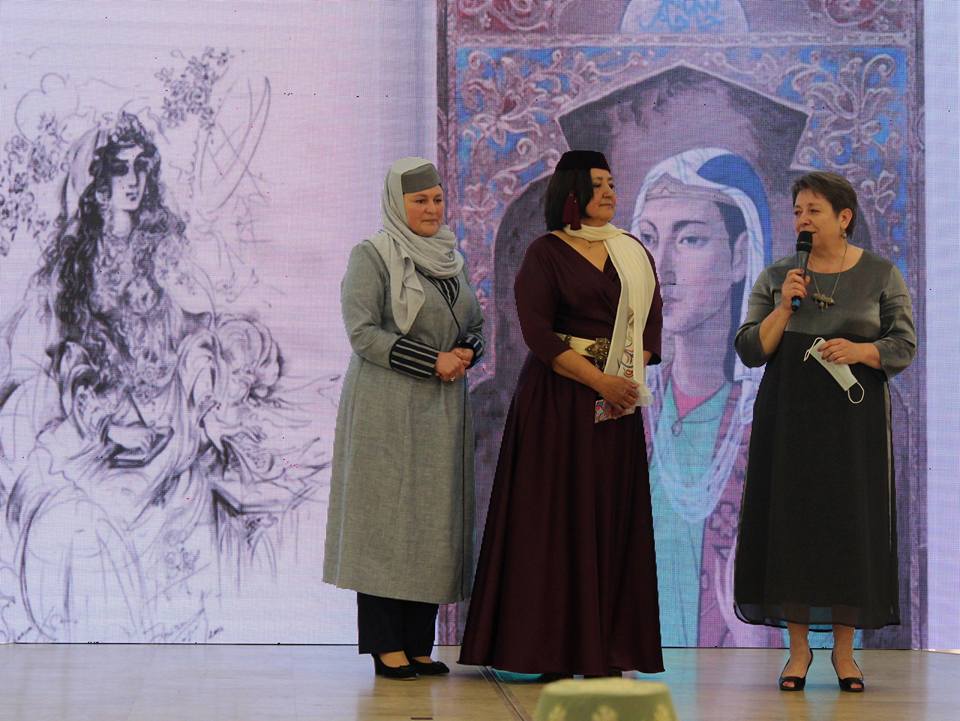 Zera ve Zarema sahnede